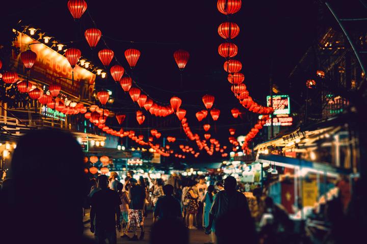 Có 1 kiểu áo quốc dân, dù - Cảm hứng video marketing từ Hotspot Matrix
